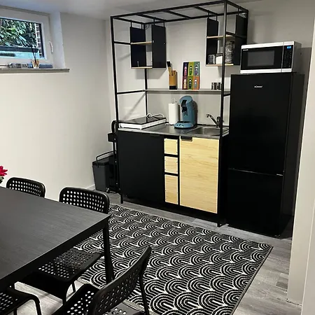 Daire Souterrainwohnung In Neu Renoviert