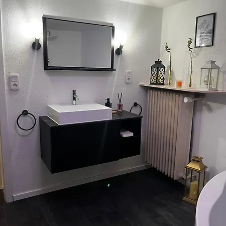 Daire Souterrainwohnung In Neu Renoviert *